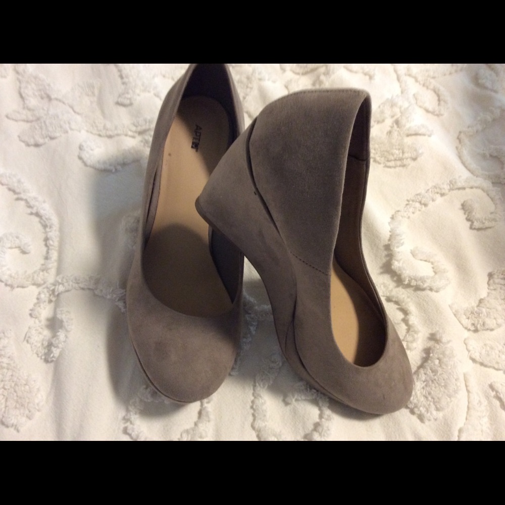 Women wedges